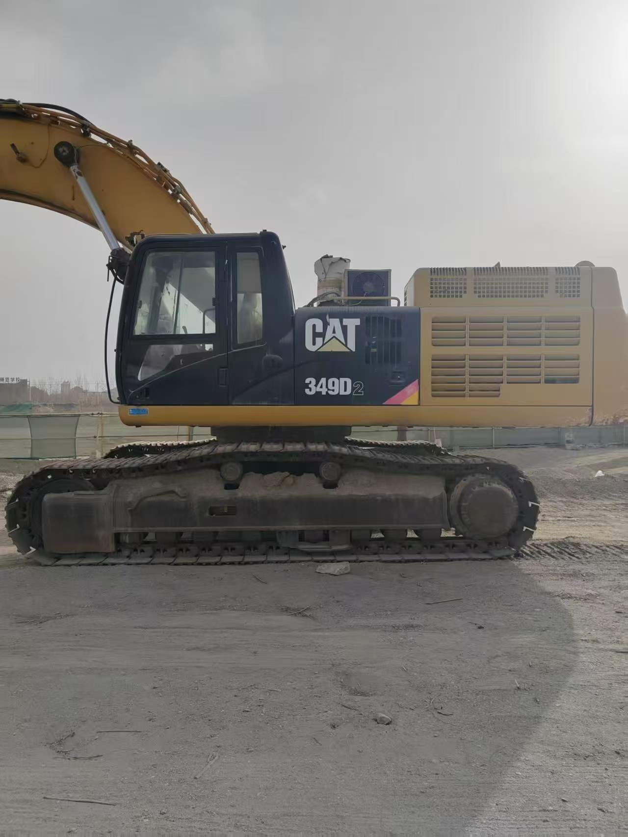 Buy Caterpillar 345D Used Excavator / 1