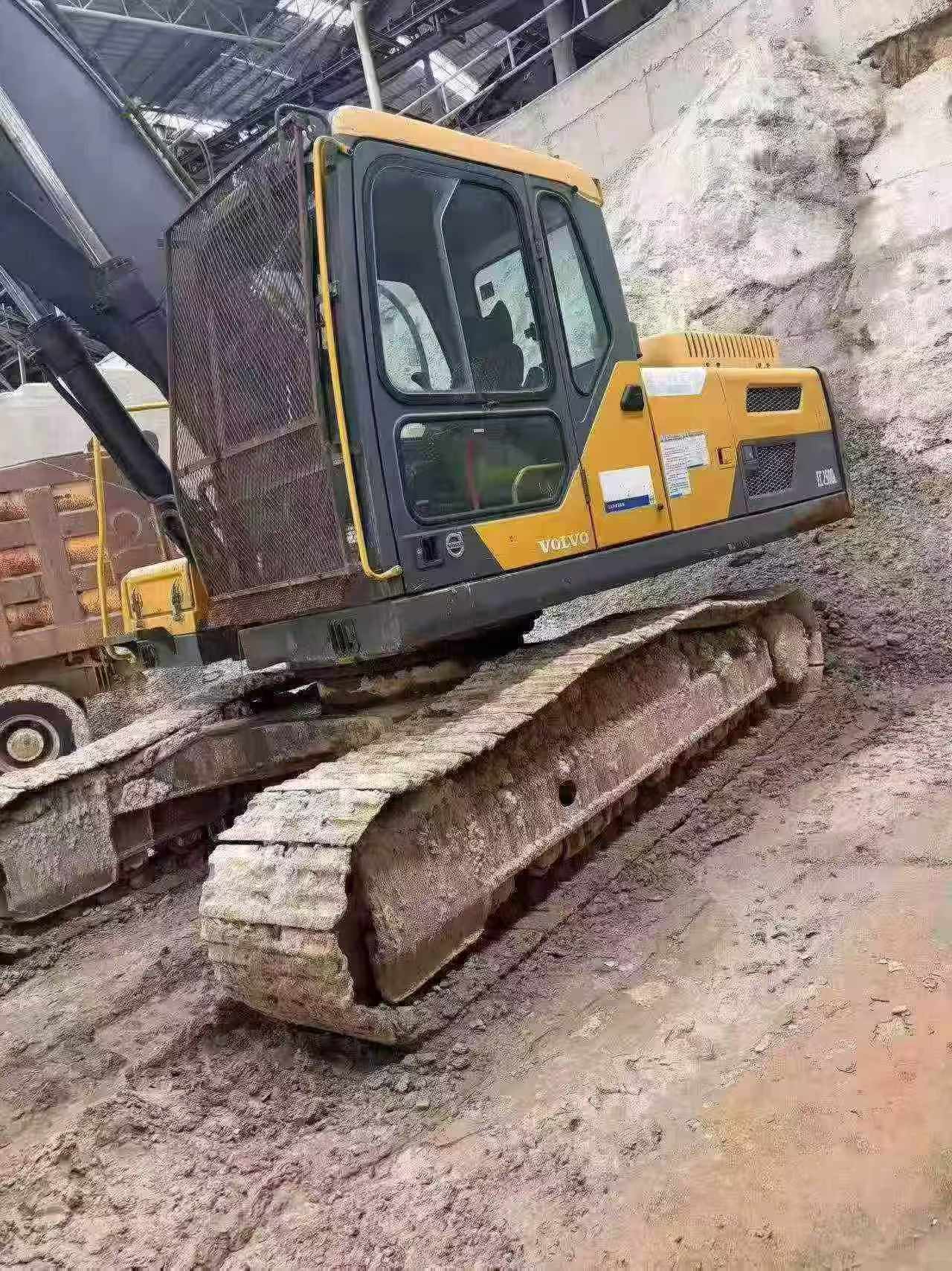 Buy Volvo EC250D Used Excavator / 3 Buy Volvo EC250D Used Excavator / 3