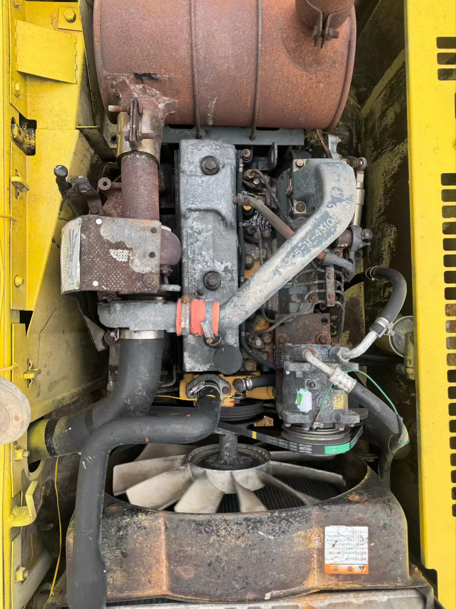 Buy Komatsu PC120-6 Used Excavator / 8 Buy Komatsu PC120-6 Used Excavator / 8