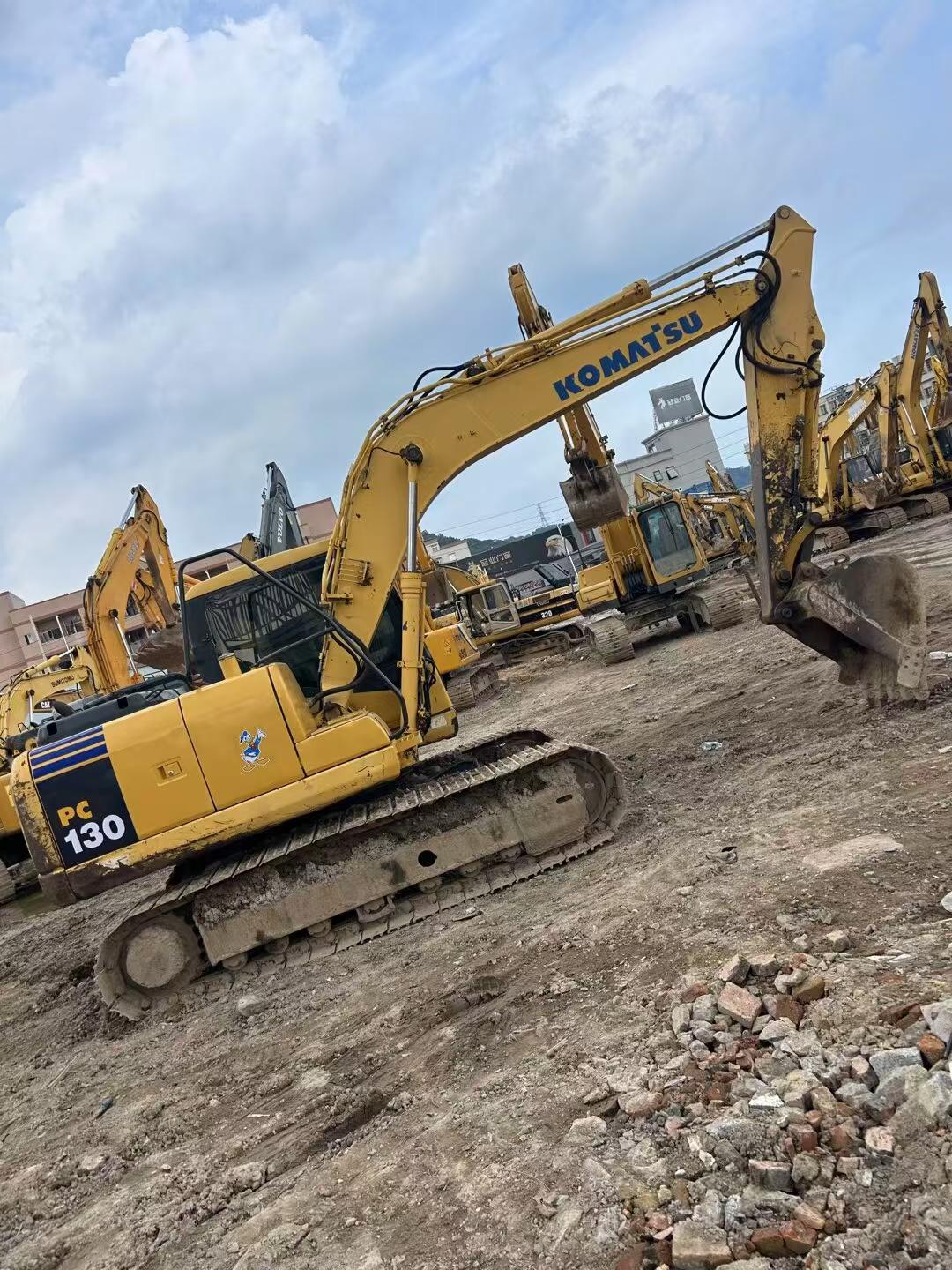 Buy Komatsu PC130-7K Used Excavator / 1