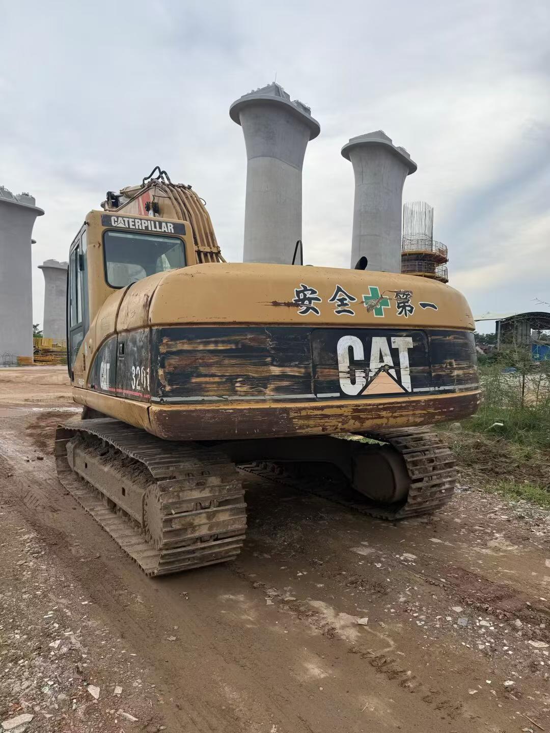 Buy Caterpillar 320C Used Excavator / 2 Buy Caterpillar 320C Used Excavator / 2