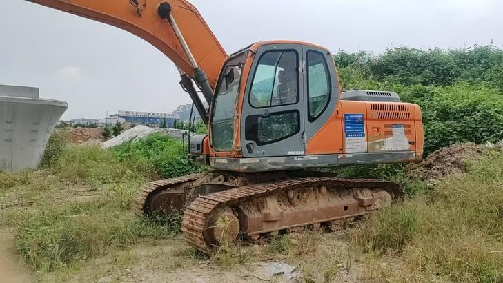 Buy Doosan DX215-9C Used Excavator / 1