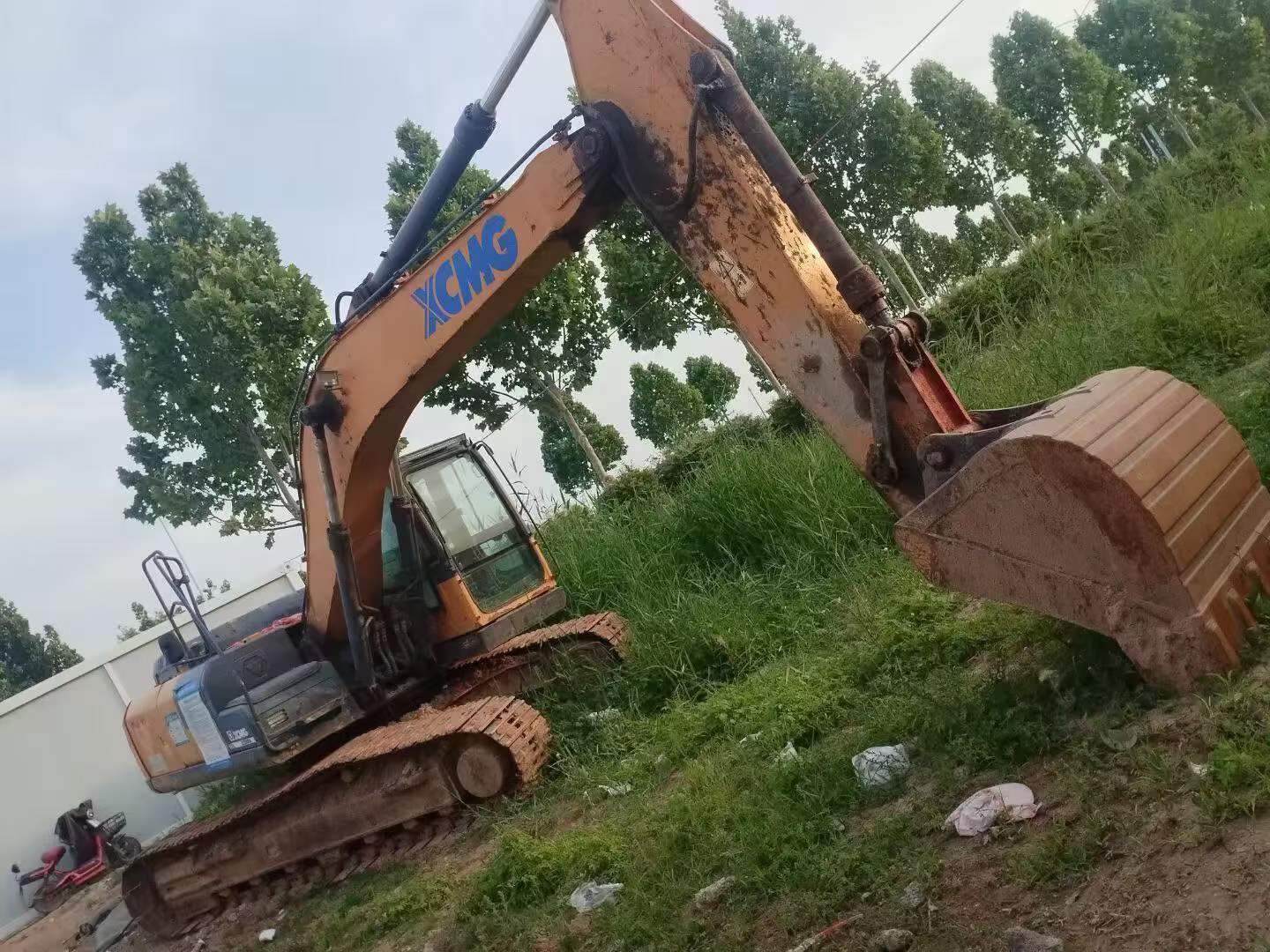 Buy XCMG XE200 Used Excavator / 7 Buy XCMG XE200 Used Excavator / 7