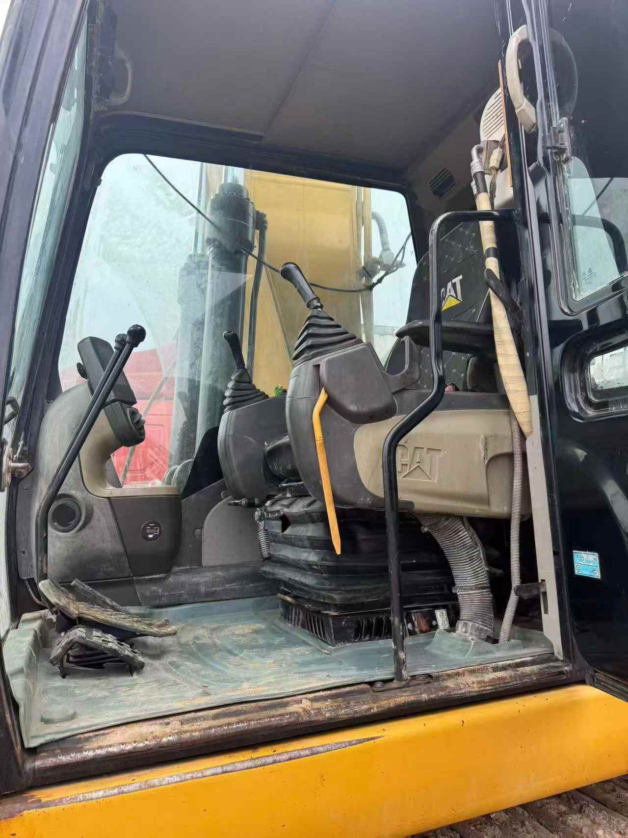 Buy Caterpillar 323 Used Excavator / 6 Buy Caterpillar 323 Used Excavator / 6