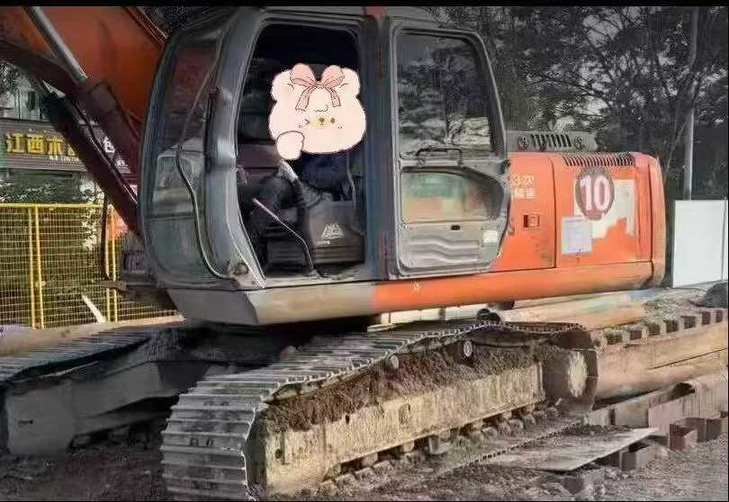 Buy Hitachi ZX200-6 Used Excavator / 1