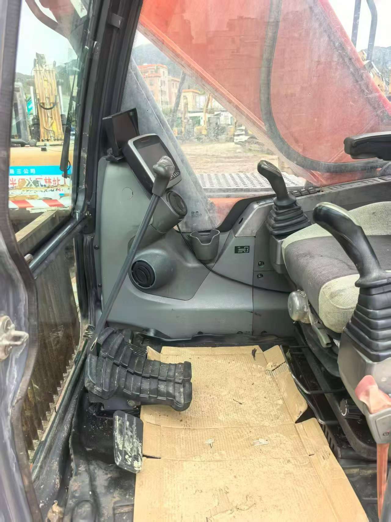 Buy Doosan DH215-7 Used Excavator / 7 Buy Doosan DH215-7 Used Excavator / 7