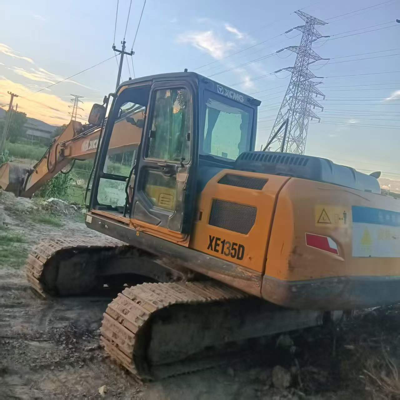 Buy XCMG XE135B Used Excavator / 4 Buy XCMG XE135B Used Excavator / 4