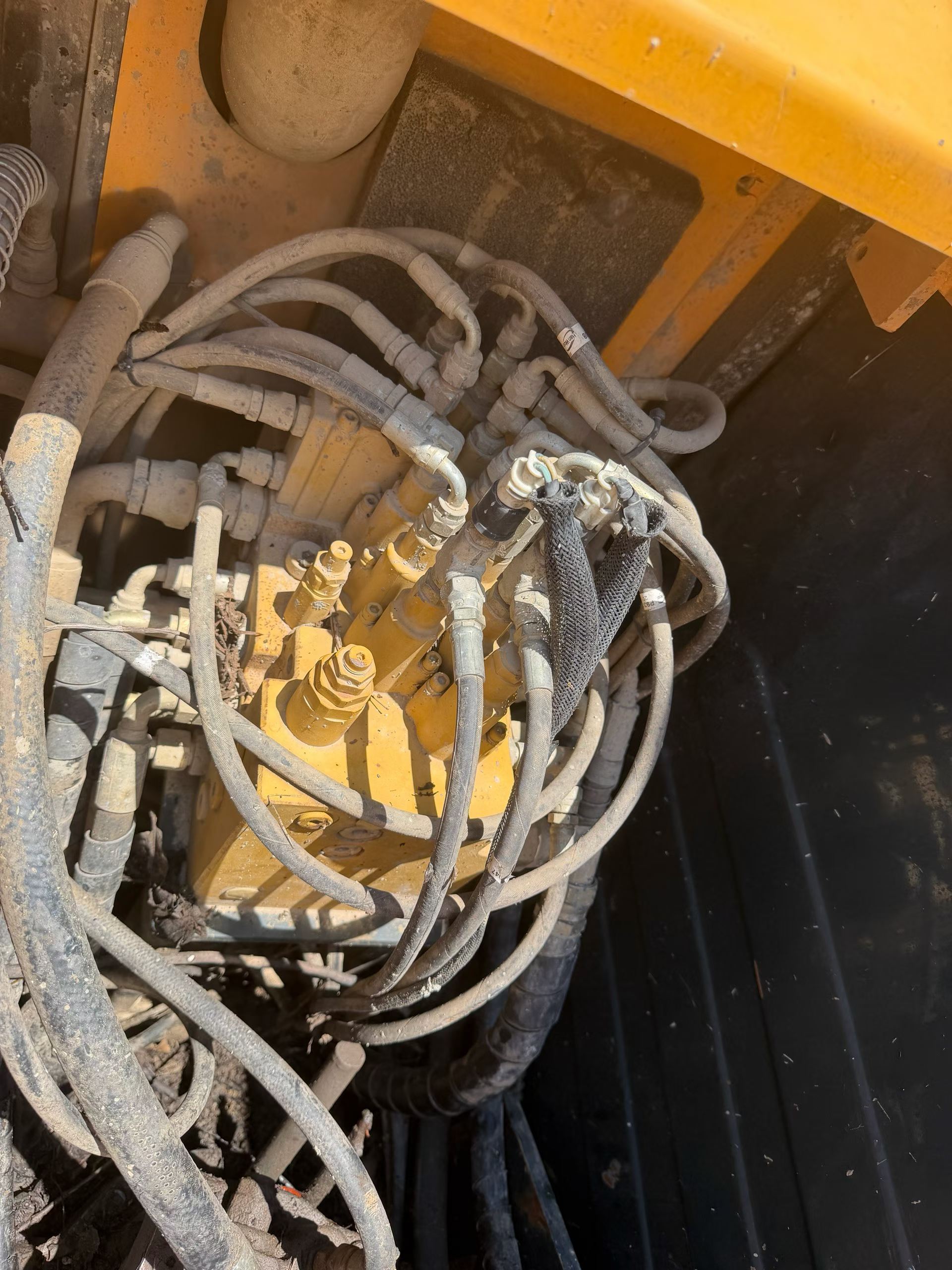 Buy Hyundai HX75 Used Excavator / 5 Buy Hyundai HX75 Used Excavator / 5