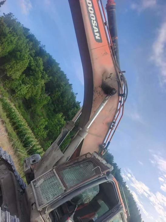 Buy Doosan DX520LC Used Excavator / 1
