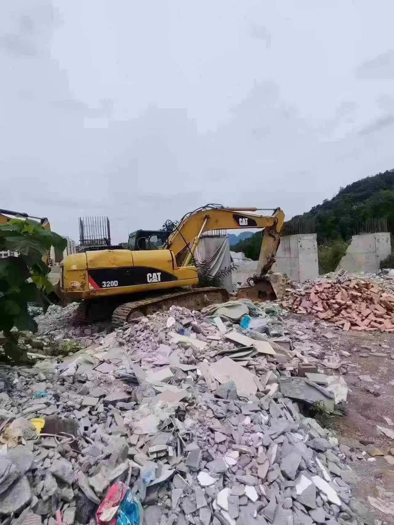 Buy Caterpillar 320D Used Excavator / 2 Buy Caterpillar 320D Used Excavator / 2