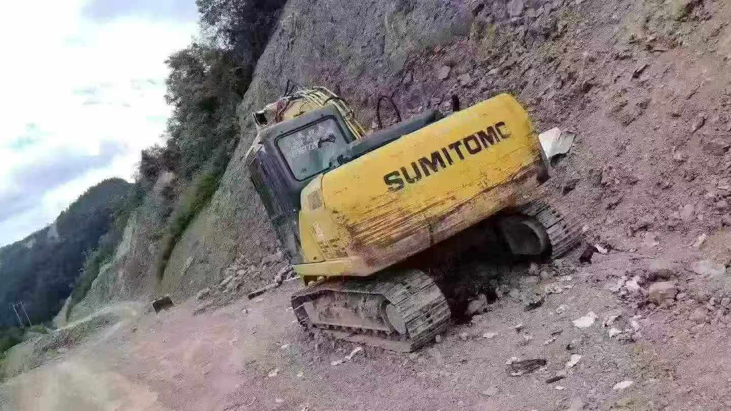 Buy Sumitomo SH130-5 Used Excavator / 3 Buy Sumitomo SH130-5 Used Excavator / 3