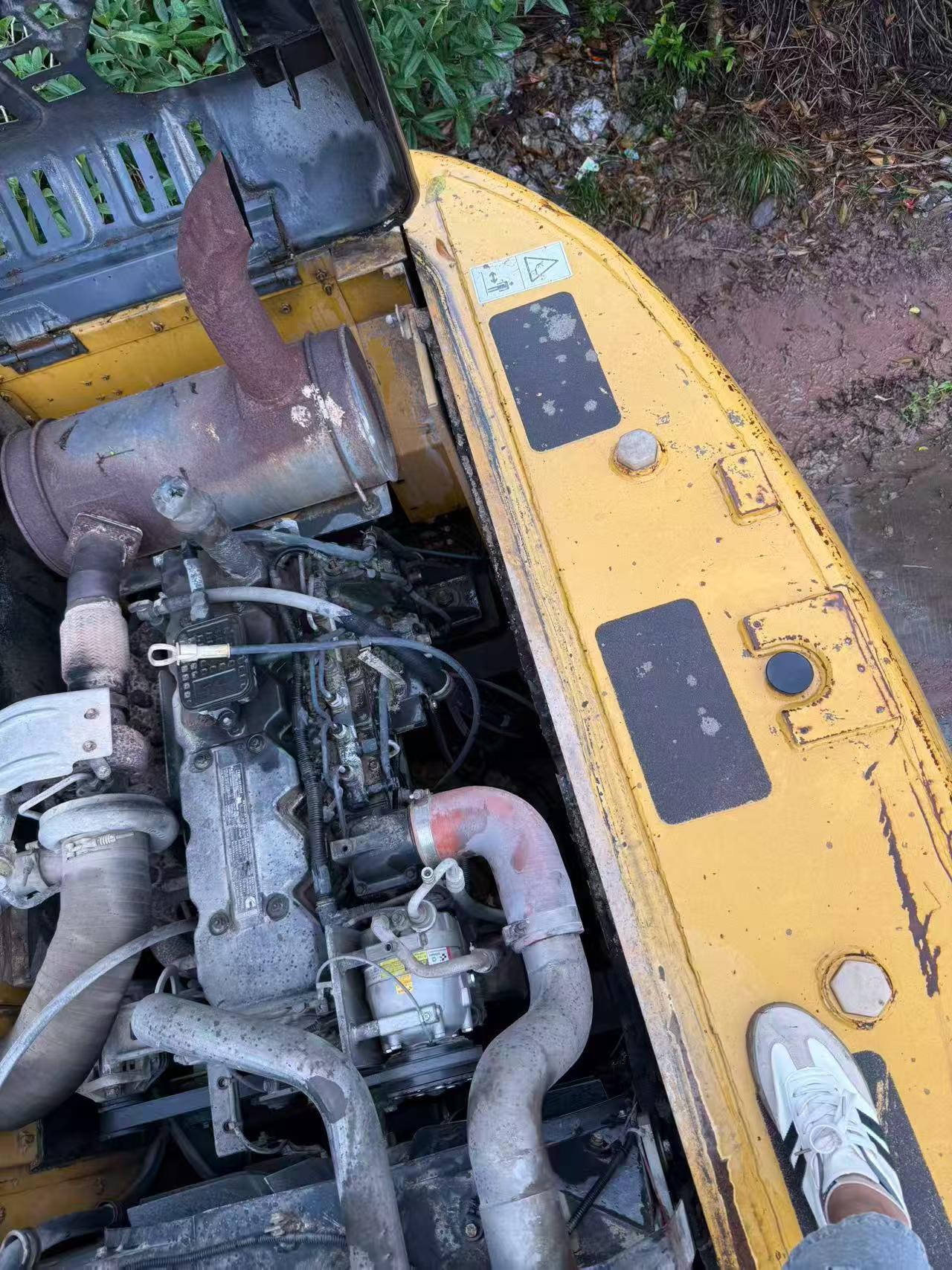 Buy XCMG XE215 Used Excavator / 4 Buy XCMG XE215 Used Excavator / 4