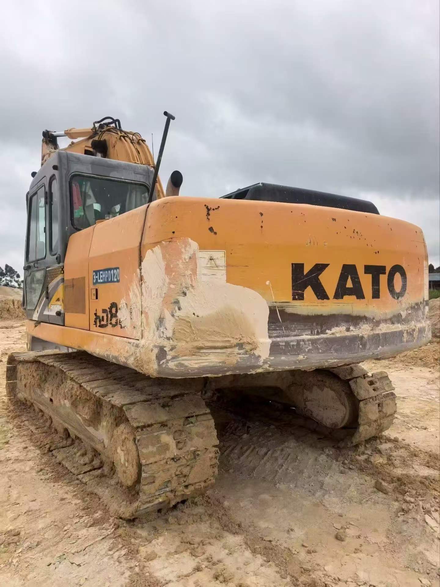 Buy Kato Used Excavator / 3 Buy Kato Used Excavator / 3