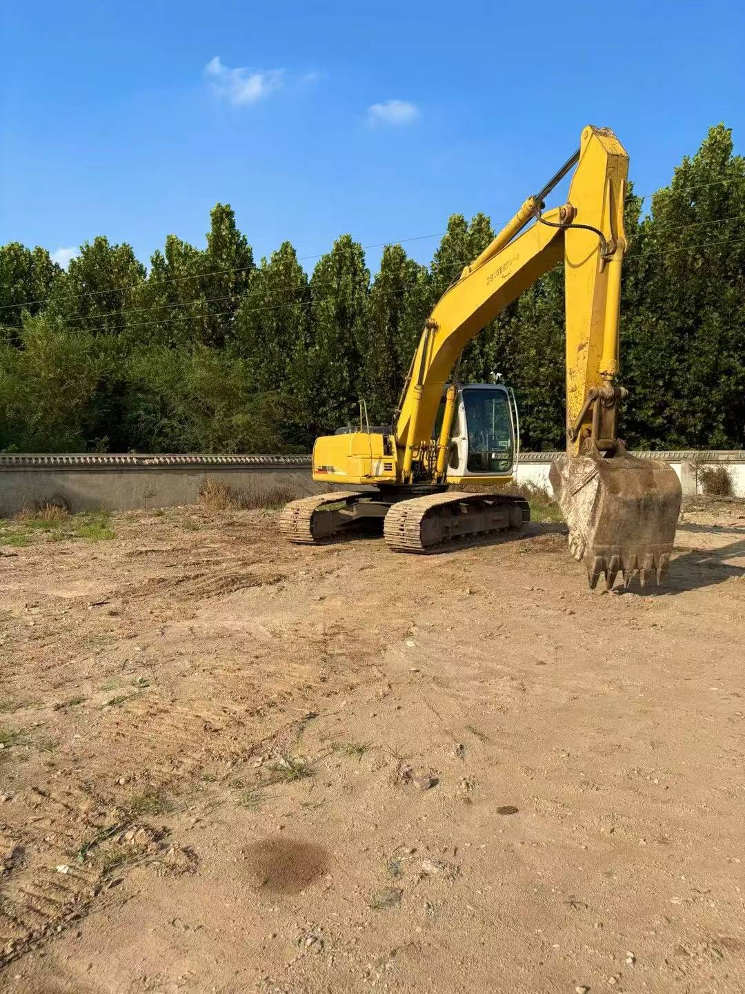 Buy Sumitomo SH200A3 Used Excavator / 2 Buy Sumitomo SH200A3 Used Excavator / 2