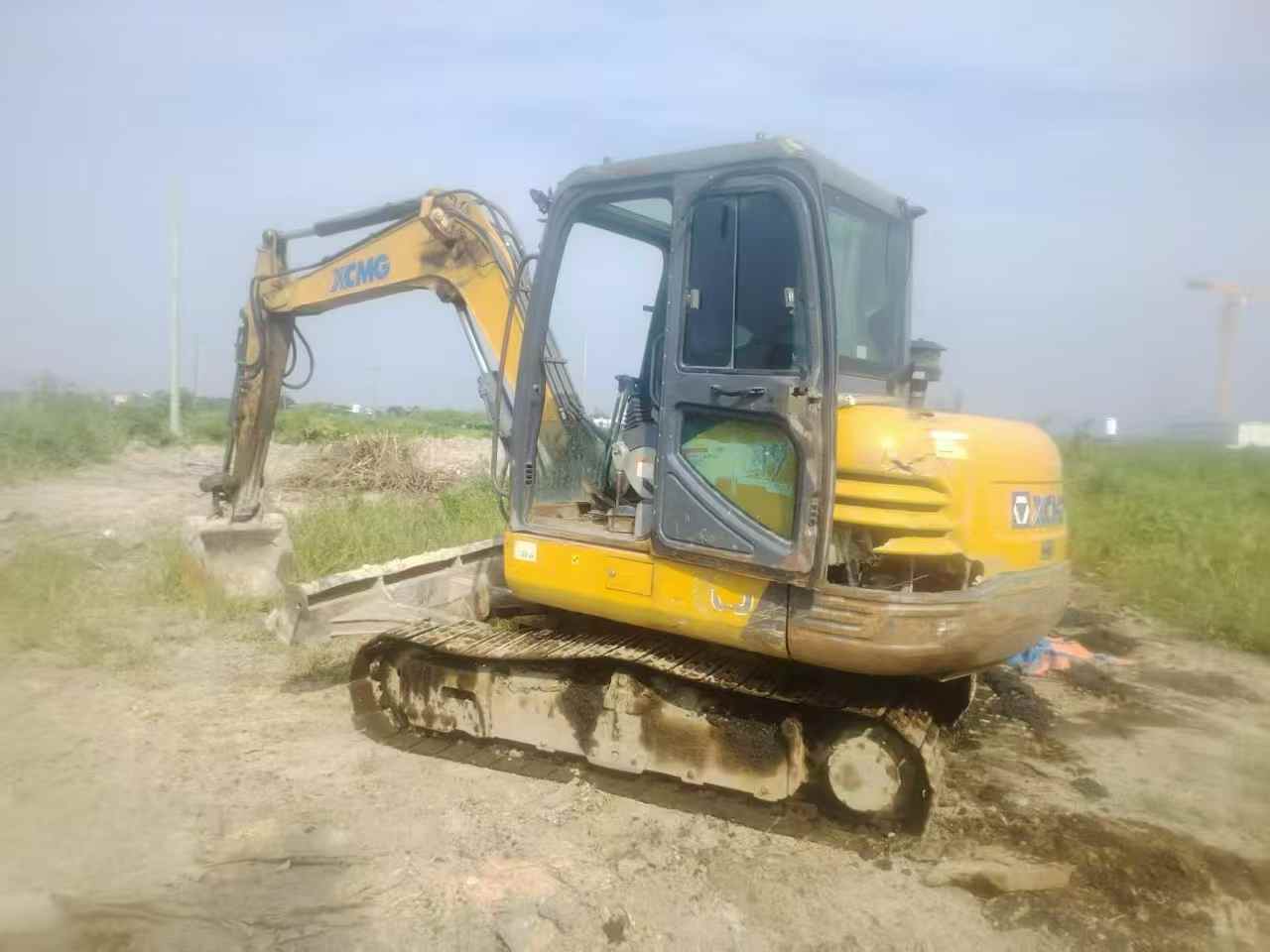 Buy XCMG XE60 Used Excavator / 2 Buy XCMG XE60 Used Excavator / 2