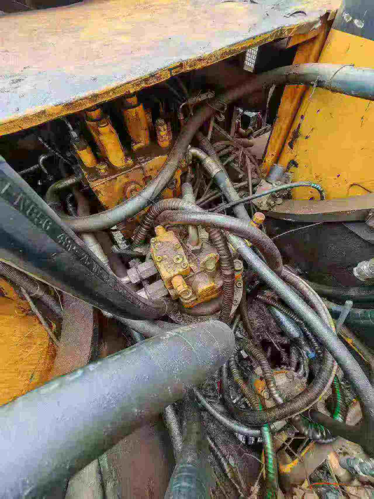 Buy Sany SY215C-8 Used Excavator / 8 Buy Sany SY215C-8 Used Excavator / 8