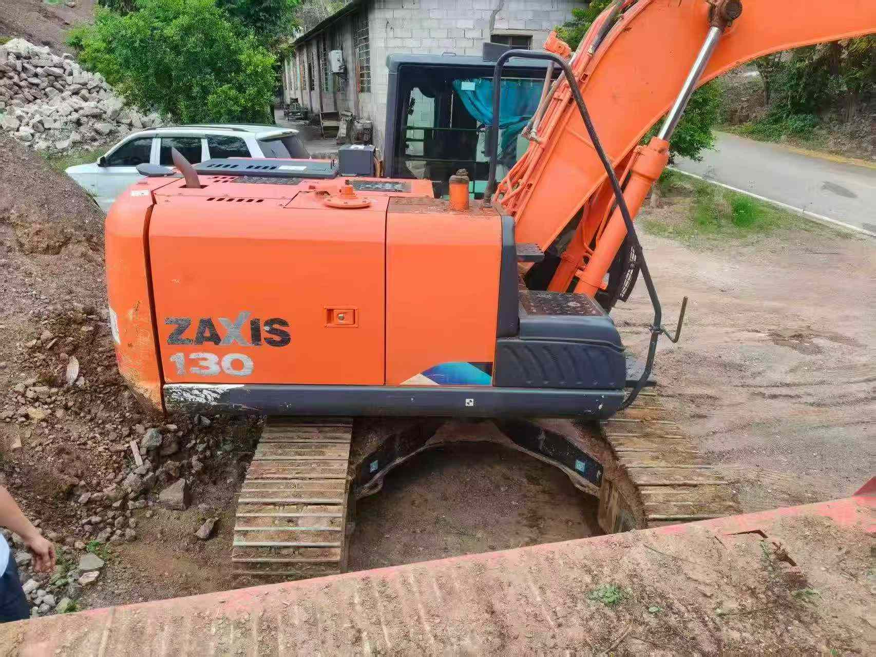 Buy Hitachi ZX130-5A Used Excavator / 4 Buy Hitachi ZX130-5A Used Excavator / 4