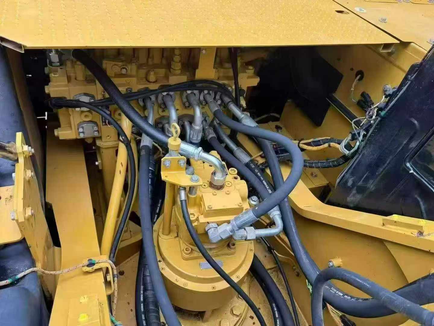 Buy Caterpillar 330B Used Excavator / 7 Buy Caterpillar 330B Used Excavator / 7