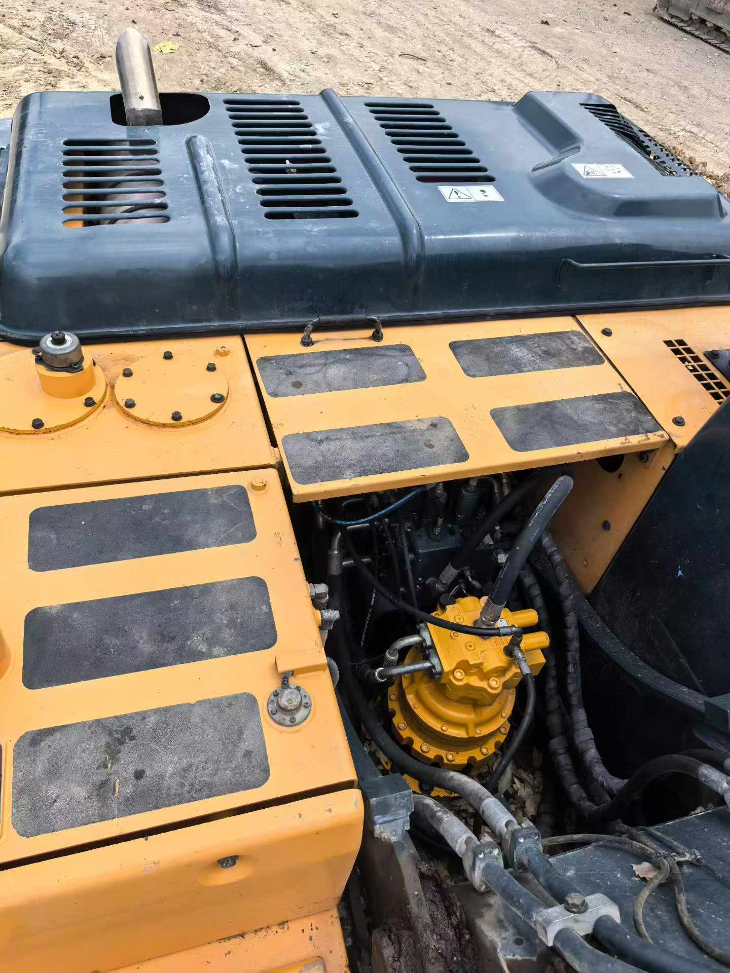 Buy Hyundai R215-7 Used Excavator / 3 Buy Hyundai R215-7 Used Excavator / 3