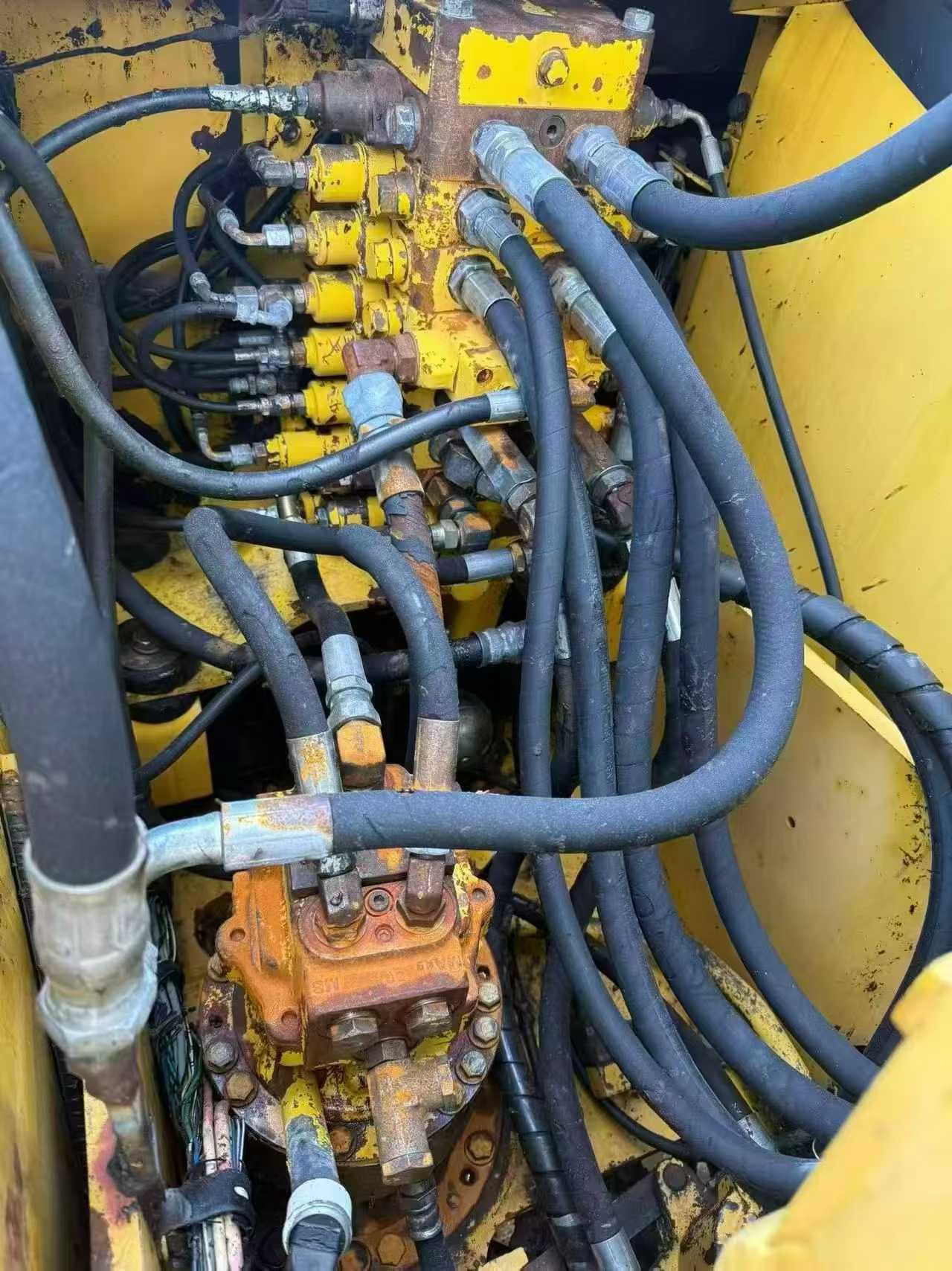 Buy Komatsu PC130-7 Used Excavator / 4