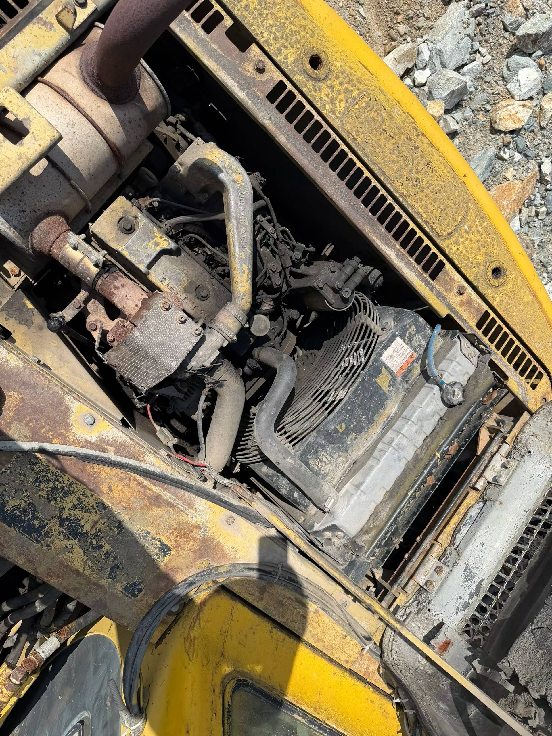 Buy Komatsu PC120-6 Used Excavator / 7 Buy Komatsu PC120-6 Used Excavator / 7