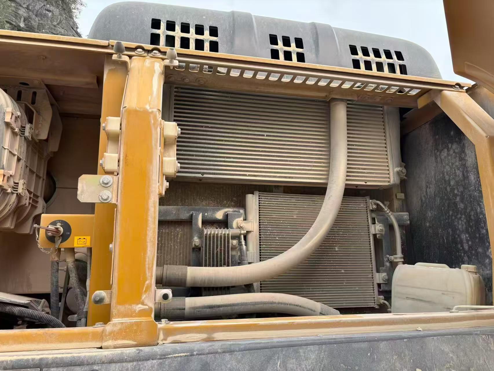 Buy Hyundai R215-7 Used Excavator / 8 Buy Hyundai R215-7 Used Excavator / 8