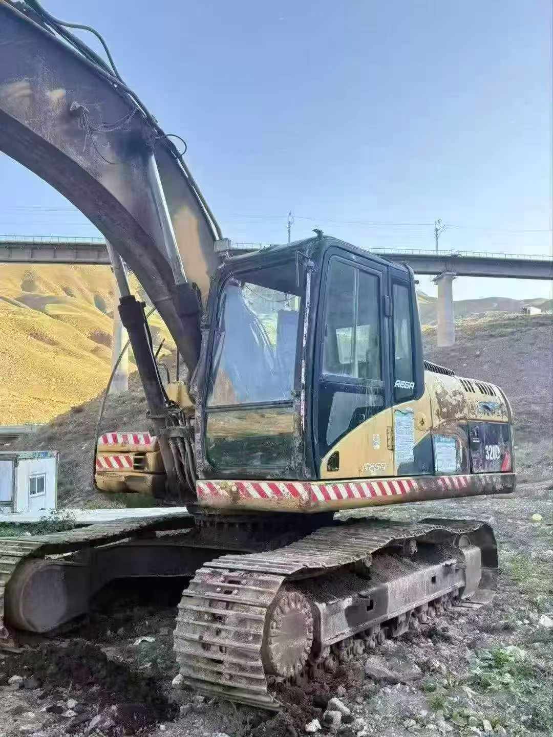 Buy Caterpillar 320D Used Excavator / 3 Buy Caterpillar 320D Used Excavator / 3