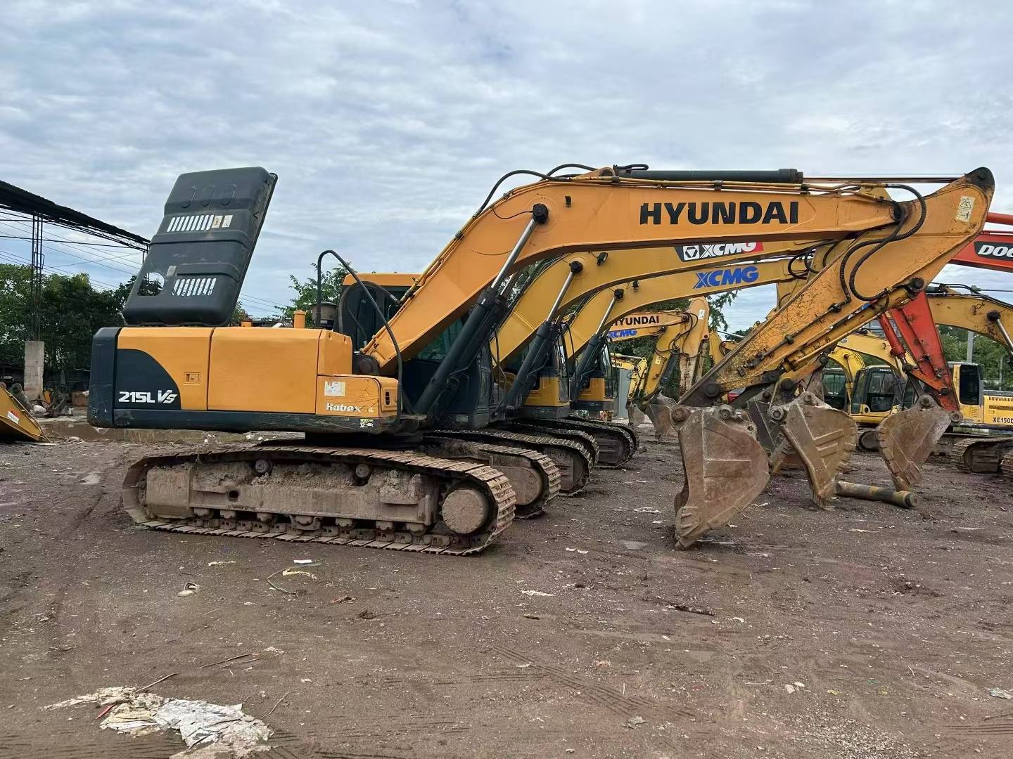 Buy Hyundai R215-7 Used Excavator / 7 Buy Hyundai R215-7 Used Excavator / 7