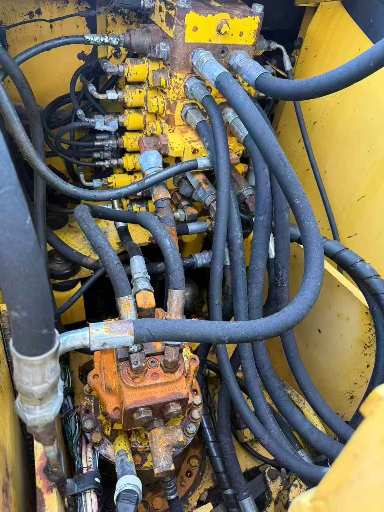 Buy Komatsu PC130-7 Used Excavator / 6