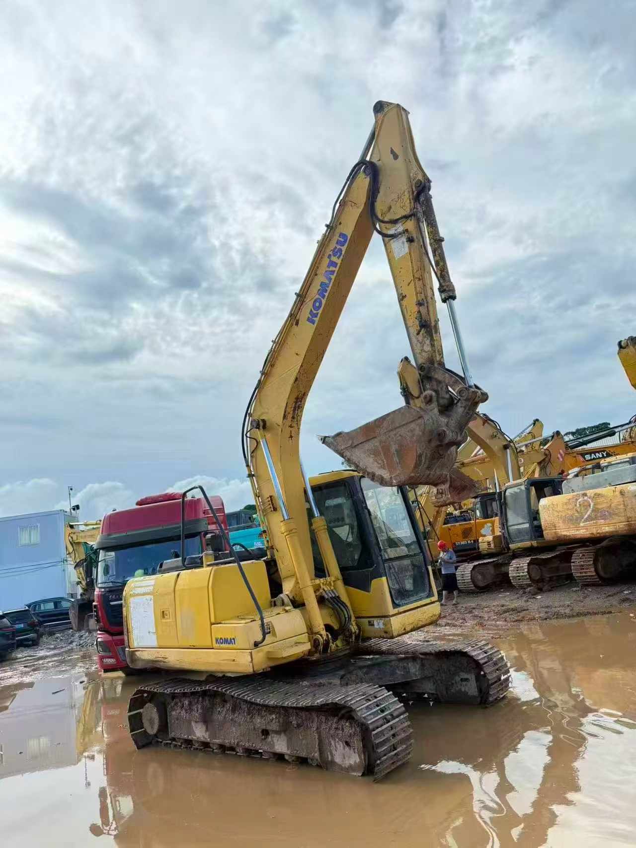 Buy Komatsu PC130-7 Used Excavator / 3