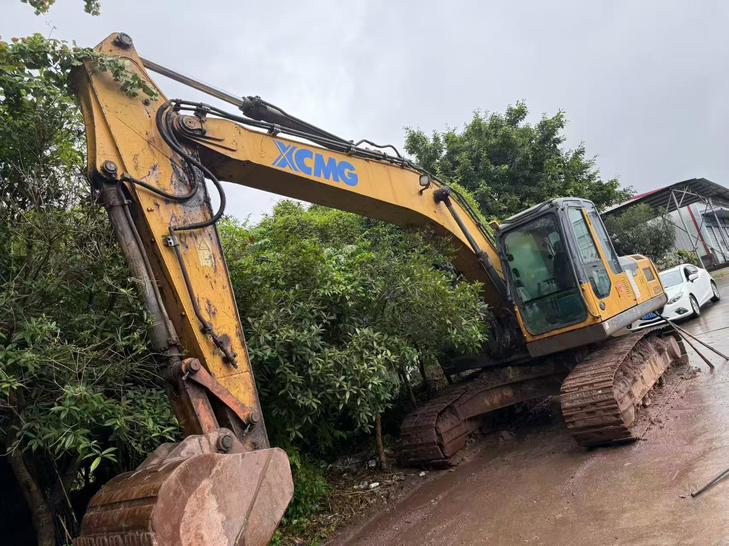 Buy XCMG XE215 Used Excavator / 1