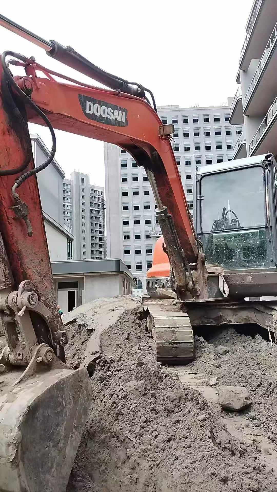 Buy Doosan DH55 Used Excavator / 2 Buy Doosan DH55 Used Excavator / 2