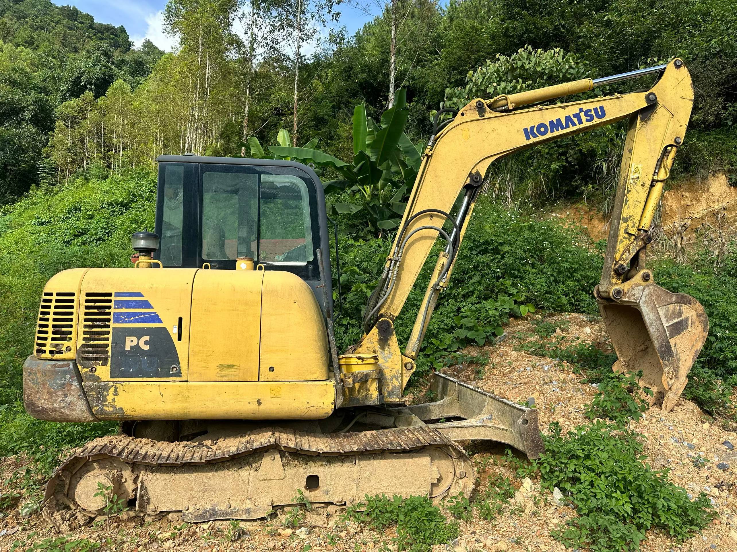 Buy Komatsu PC56-7 Used Excavator / 1