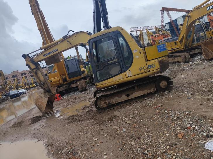Buy Komatsu PC60-7 Used Excavator / 1