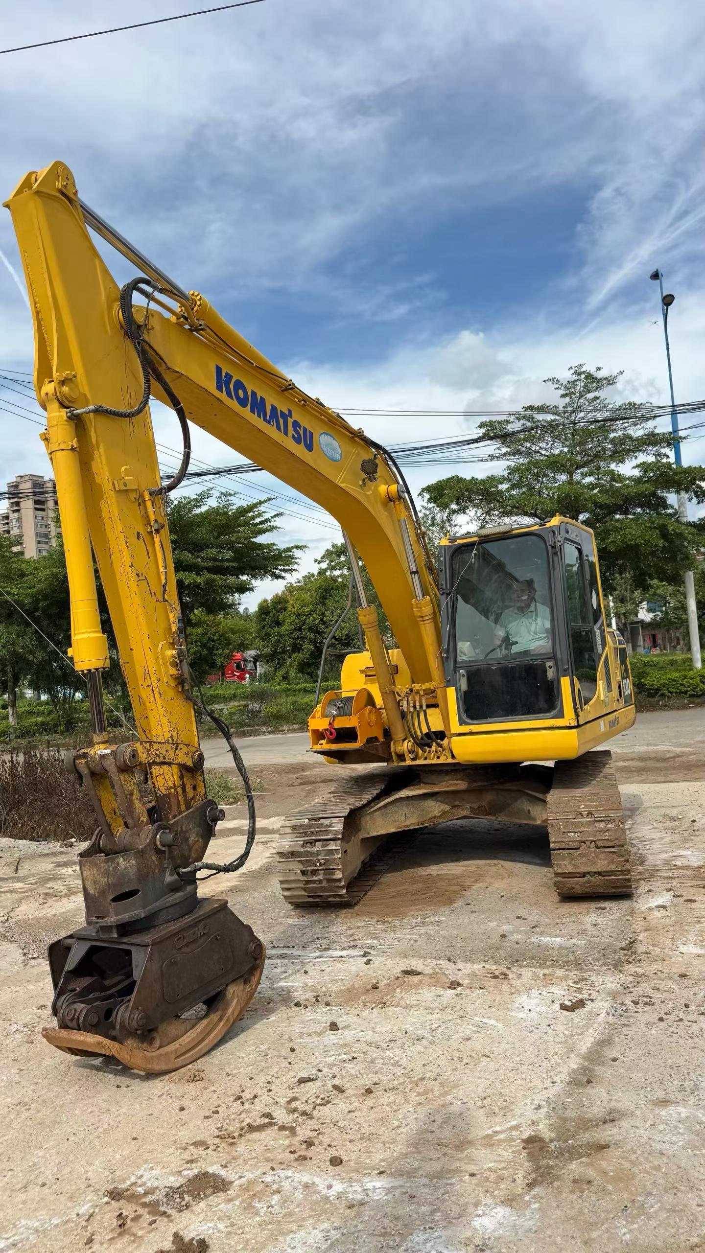 Buy Komatsu PC130-8 Used Excavator / 1