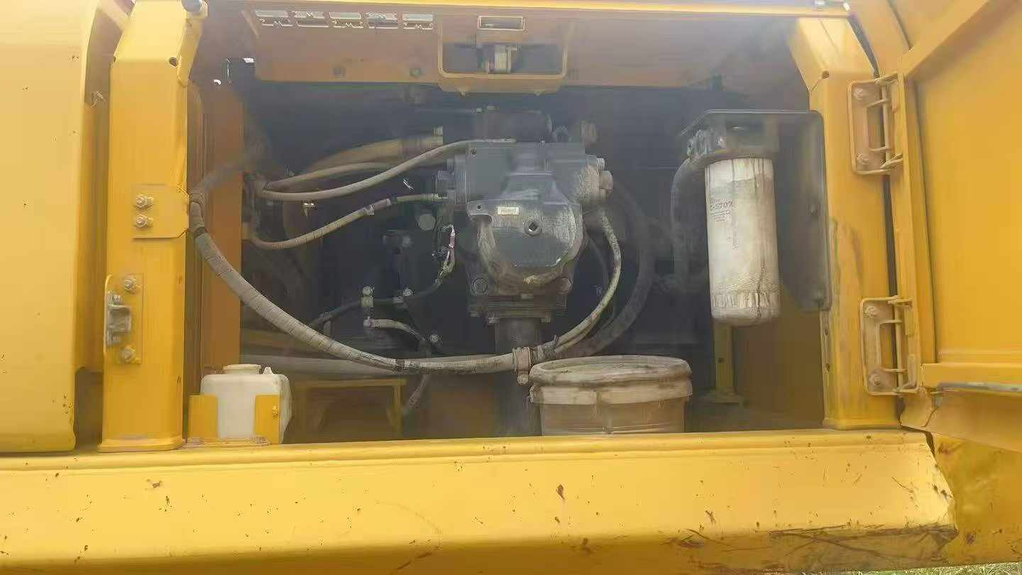 Buy Komatsu PC390LC-8M0 Used Excavator / 5 Buy Komatsu PC390LC-8M0 Used Excavator / 5