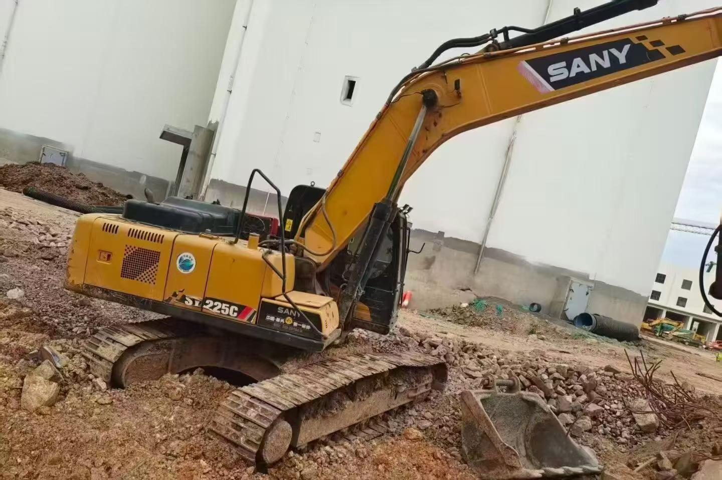 Buy Sany SY205C Used Excavator / 2 Buy Sany SY205C Used Excavator / 2