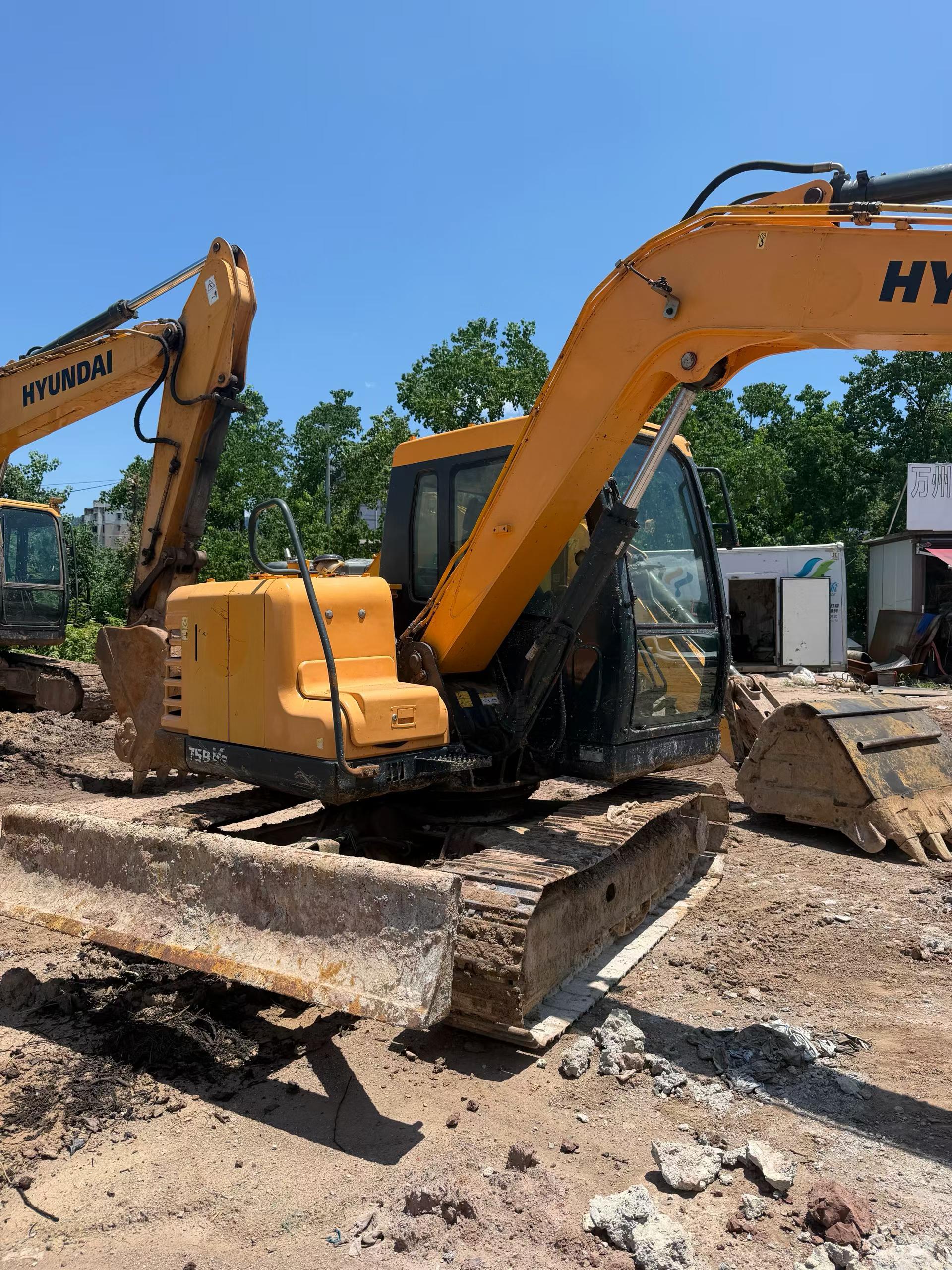 Buy Hyundai HX75 Used Excavator / 2 Buy Hyundai HX75 Used Excavator / 2