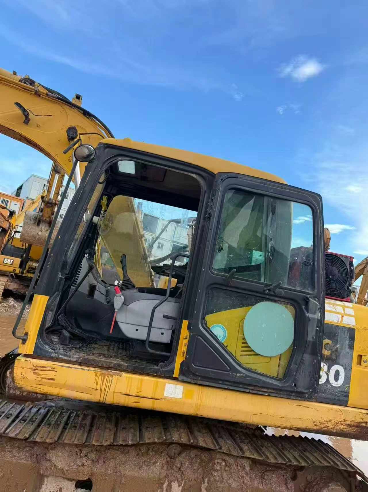 Buy Komatsu PC130-7 Used Excavator / 4
