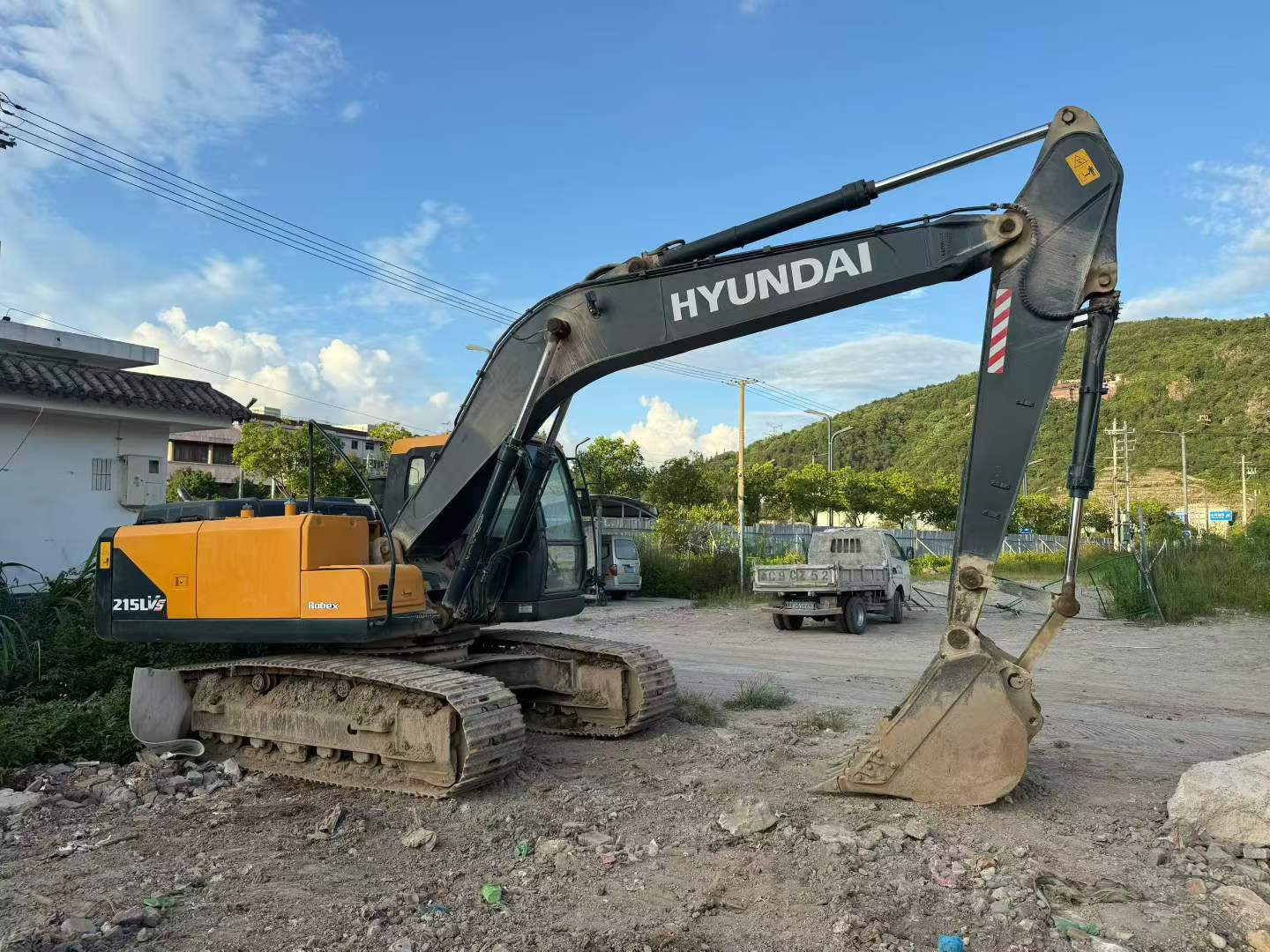 Buy Hyundai R215-7 Used Excavator / 3 Buy Hyundai R215-7 Used Excavator / 3