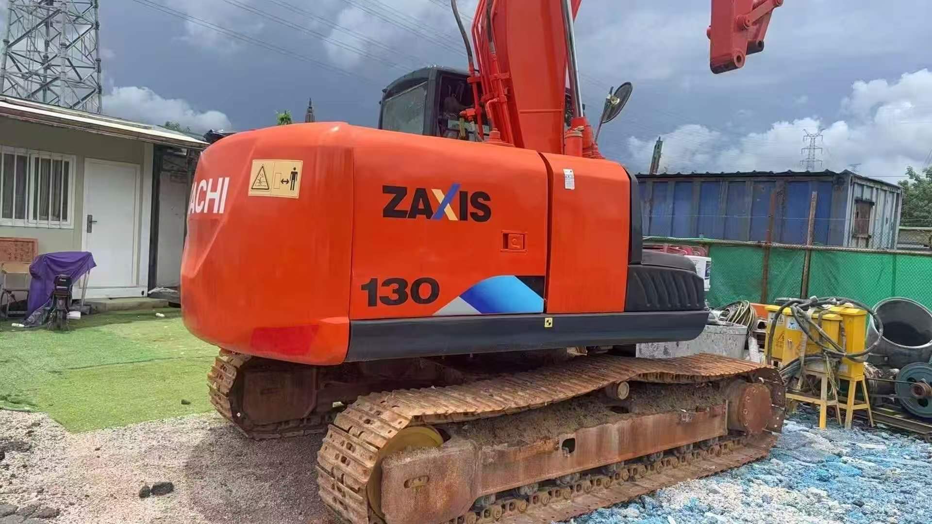 Buy Hitachi EX130 Used Excavator / 1