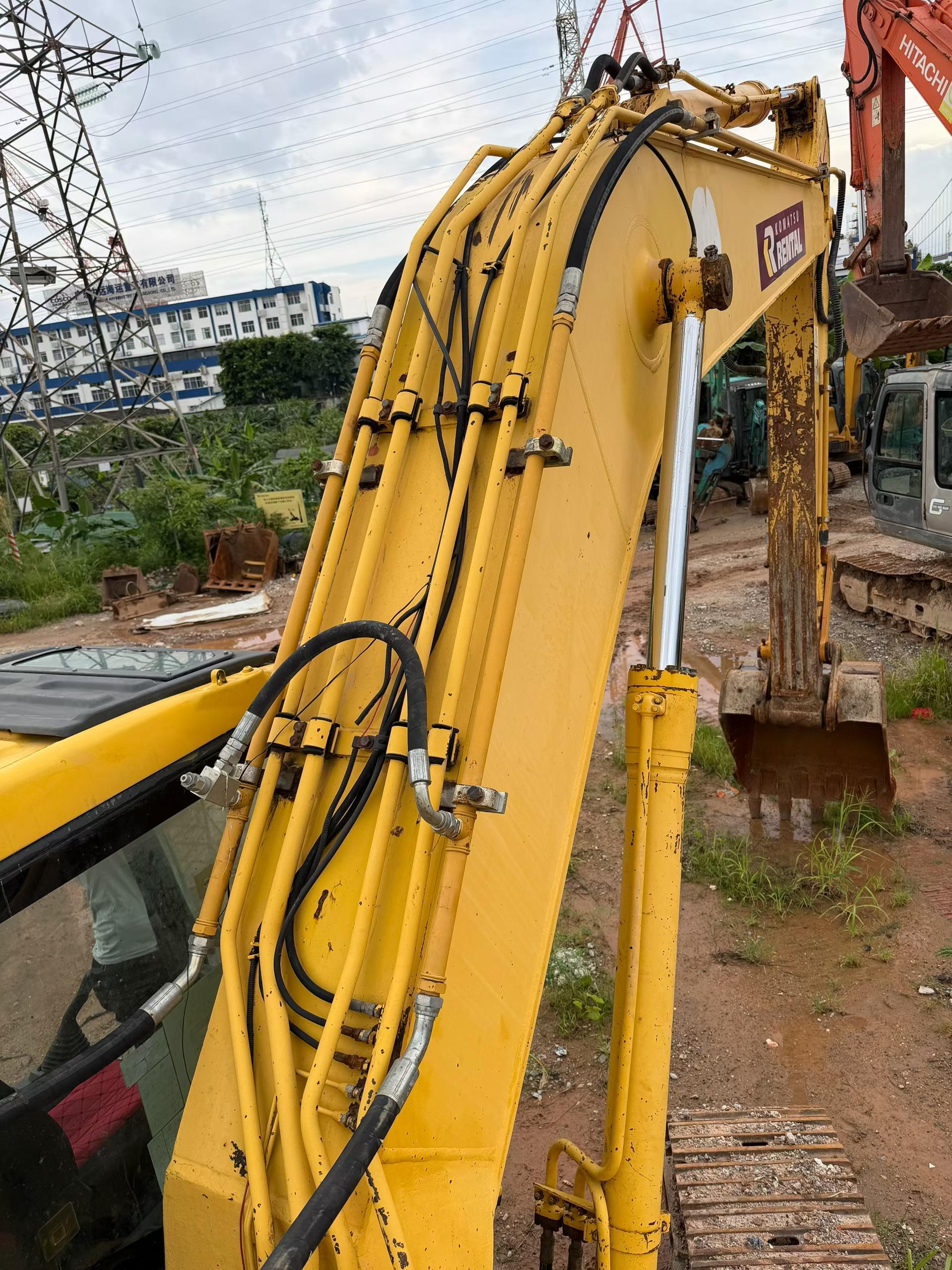 Buy Komatsu PC200-7 Used Excavator / 9 Buy Komatsu PC200-7 Used Excavator / 9