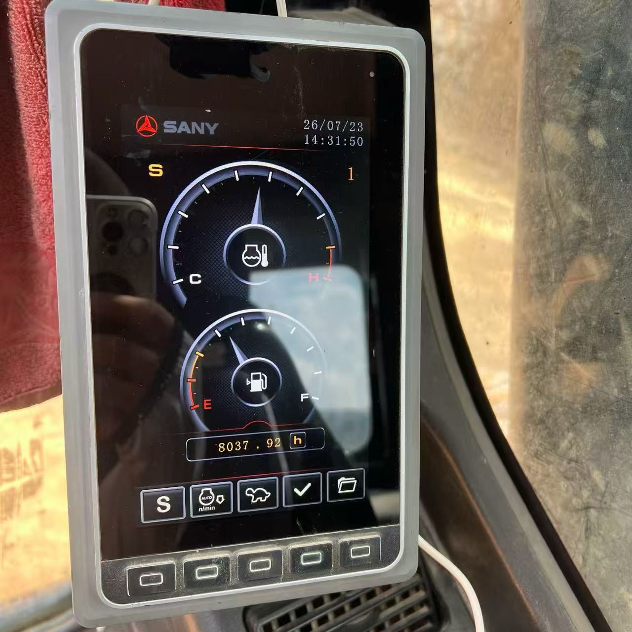Buy Sany SY200C Used Excavator / 3 Buy Sany SY200C Used Excavator / 3