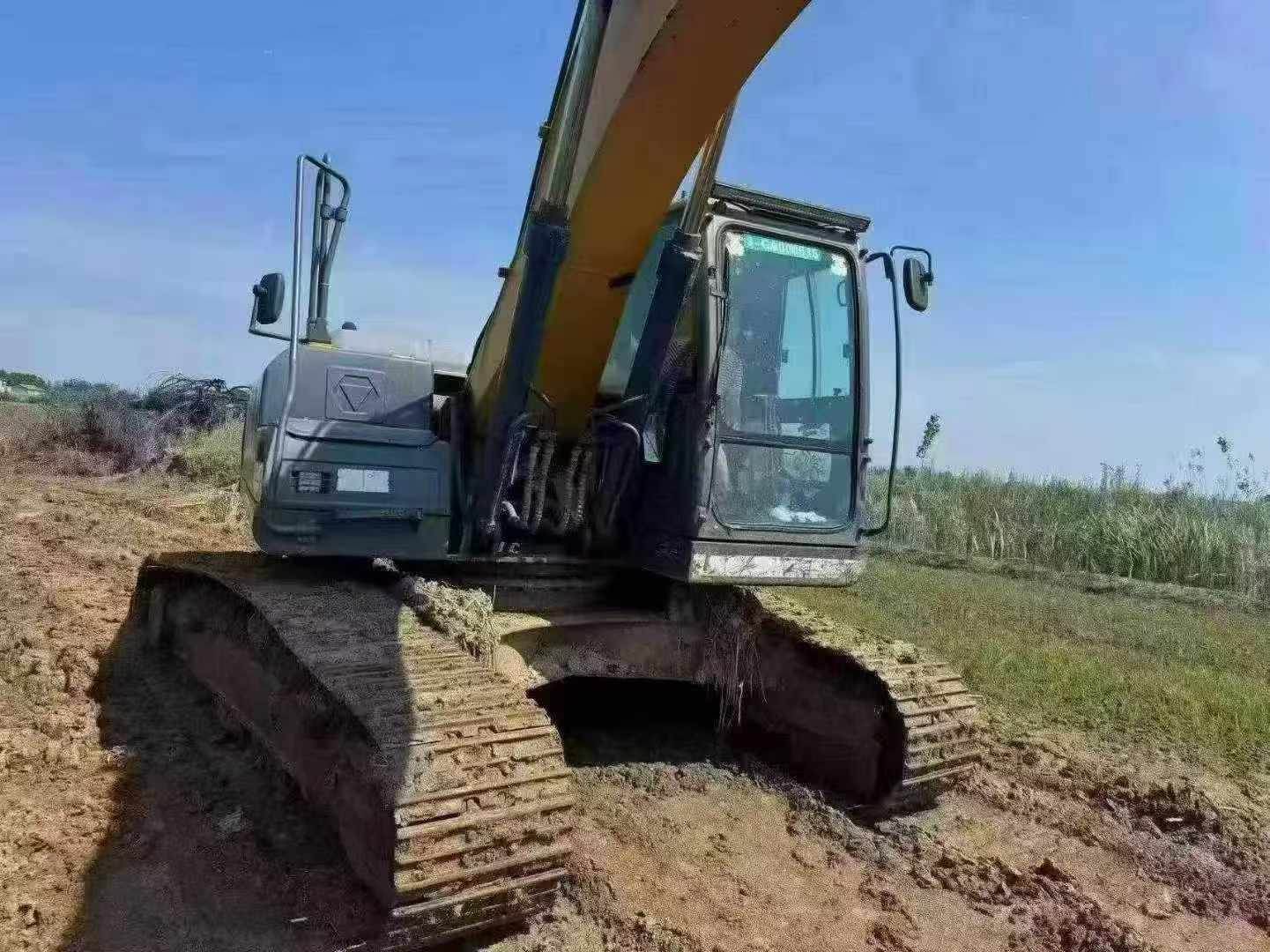 Buy XCMG XE215 Used Excavator / 2 Buy XCMG XE215 Used Excavator / 2