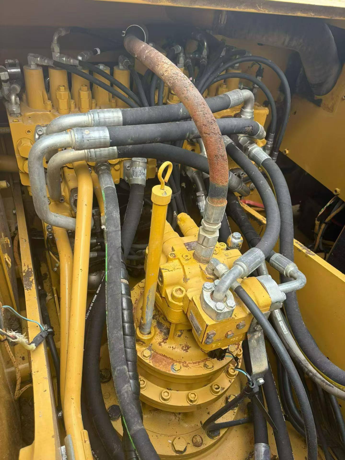 Buy Caterpillar 323D2L Used Excavator / 7 Buy Caterpillar 323D2L Used Excavator / 7