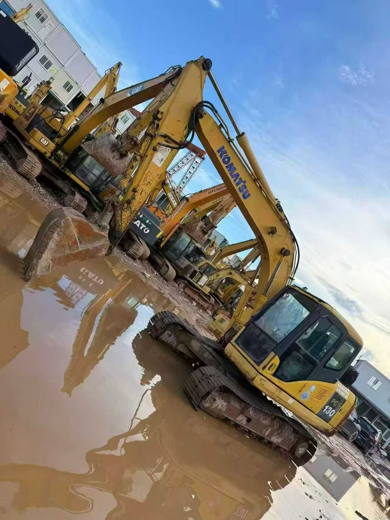 Buy Komatsu PC130-7 Used Excavator / 5