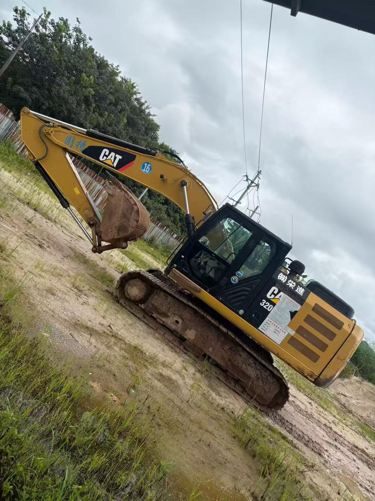 Buy Caterpillar 320E Used Excavator / 2 Buy Caterpillar 320E Used Excavator / 2