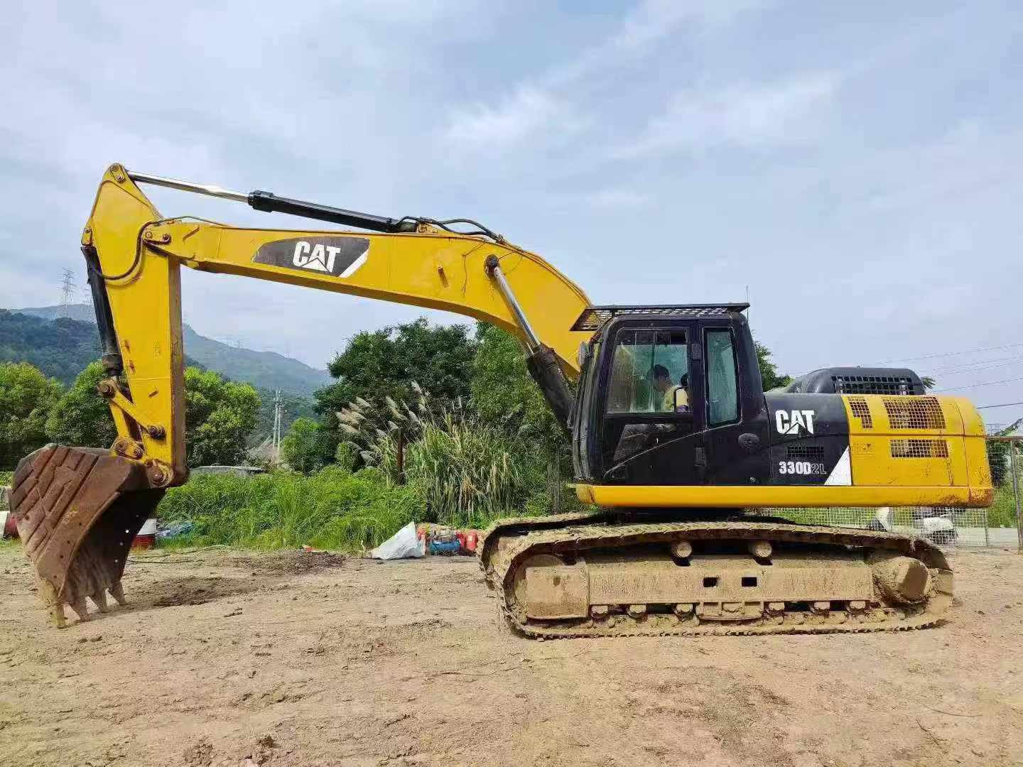 Buy Caterpillar 330B Used Excavator / 1