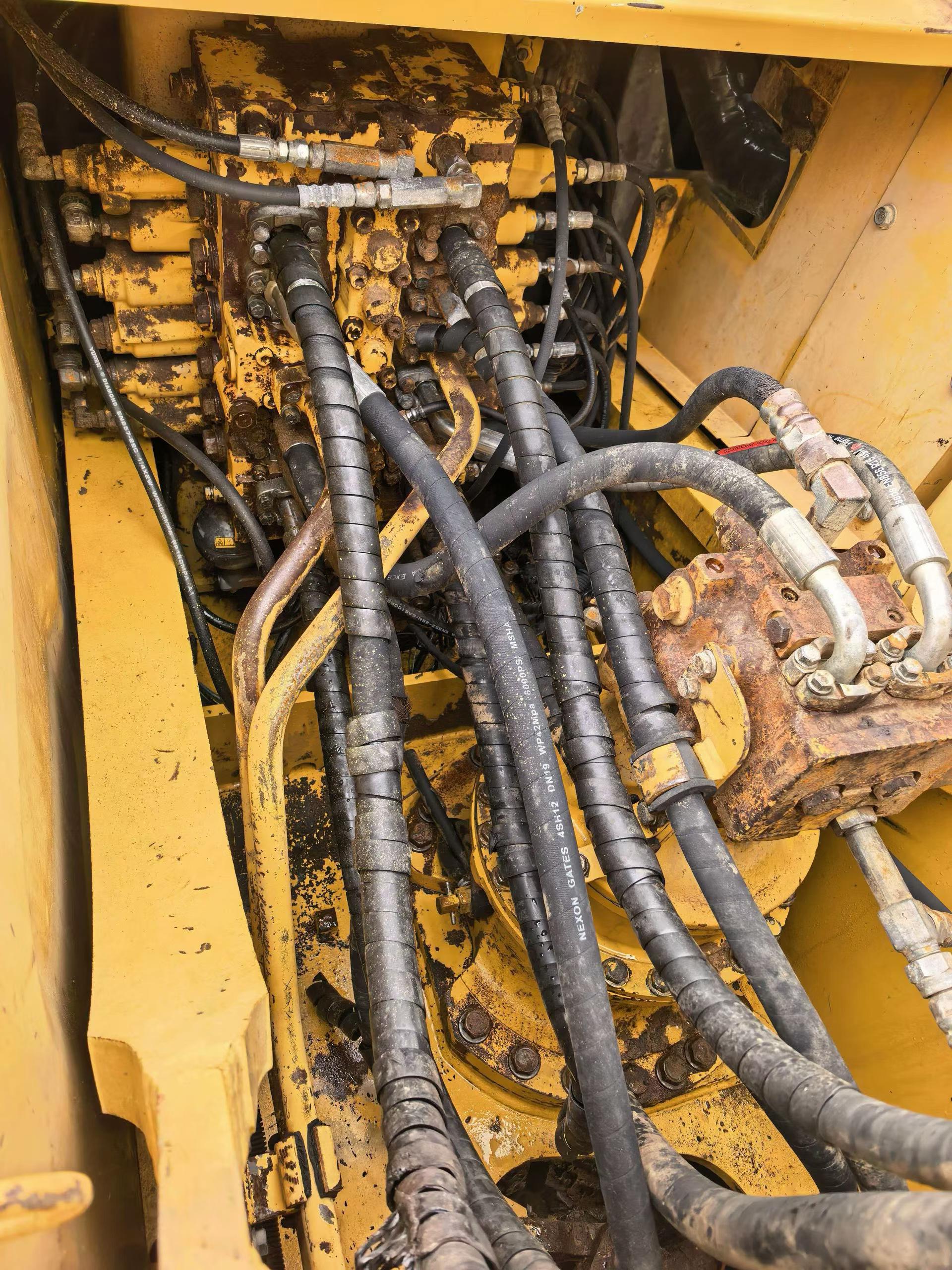 Buy Komatsu PC220-7 Used Excavator / 9