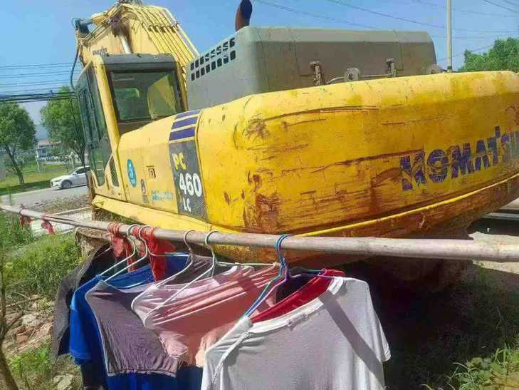 Buy Komatsu PC460LC-8 Used Excavator / 1
